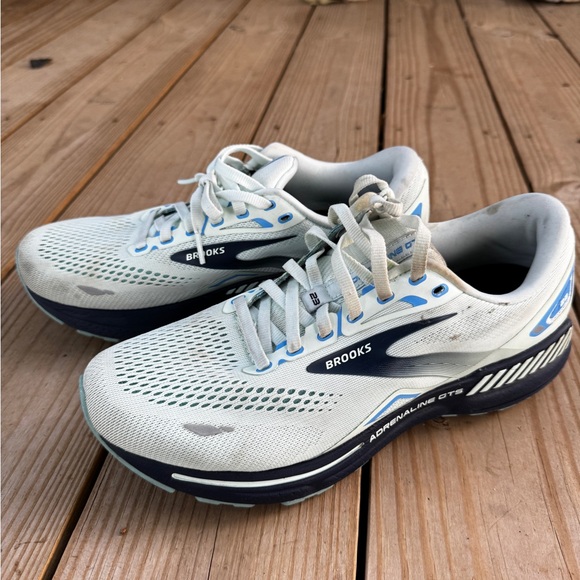 Women’s Brooks Adrenaline GTS 23 10 wide - Picture 2 of 7
